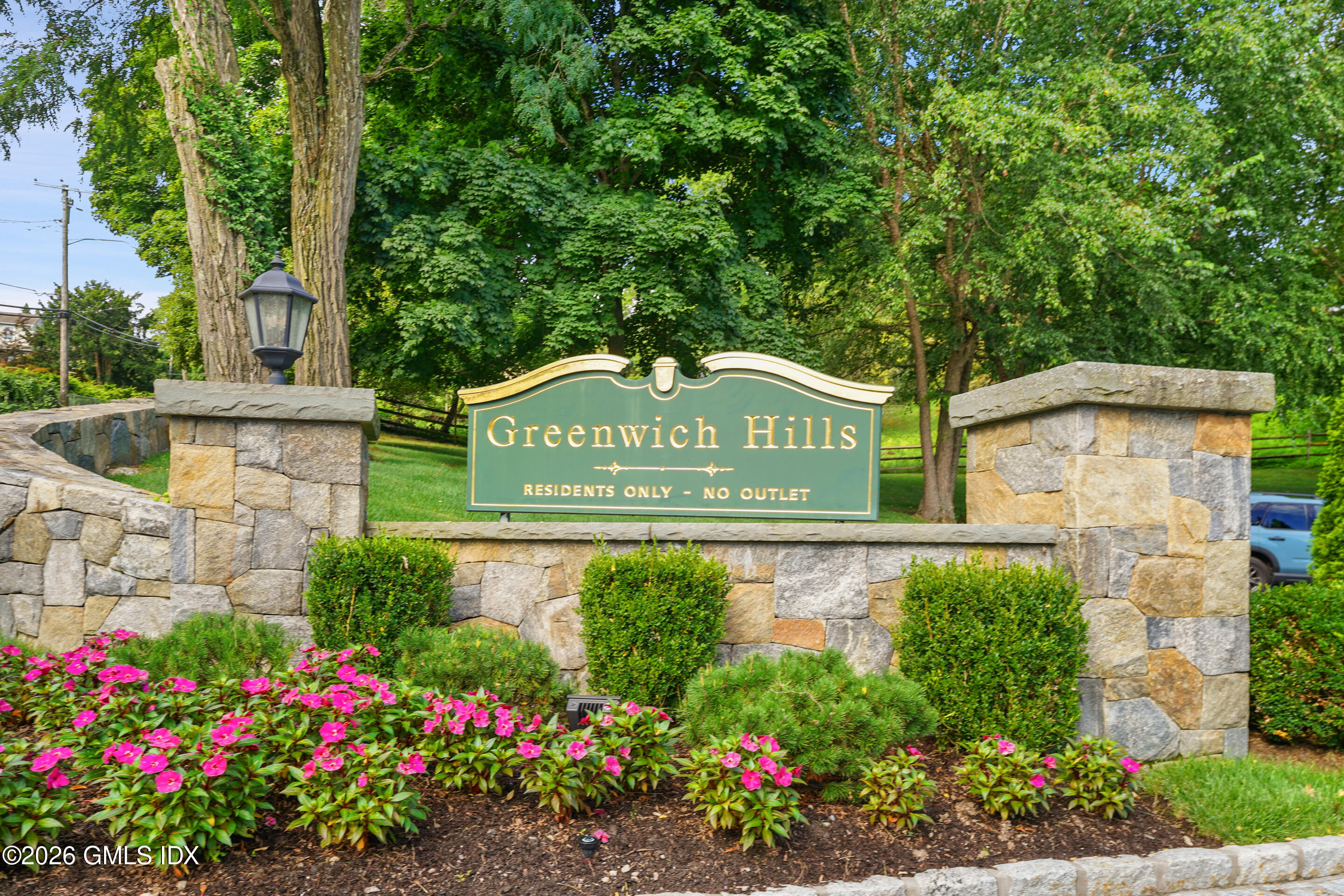 8 Greenwich Hills Drive 8 — photo