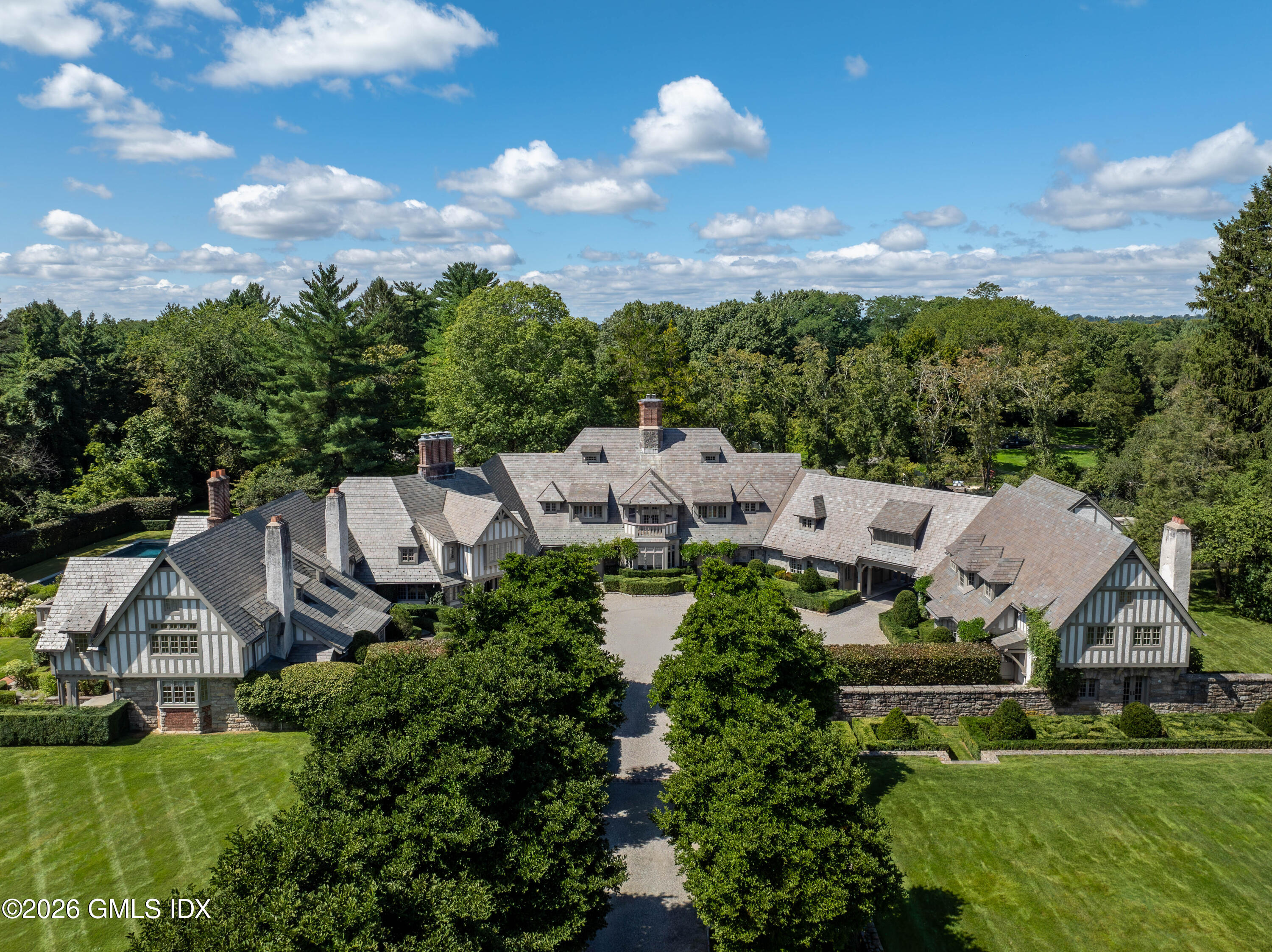 164 Round Hill Road — photo