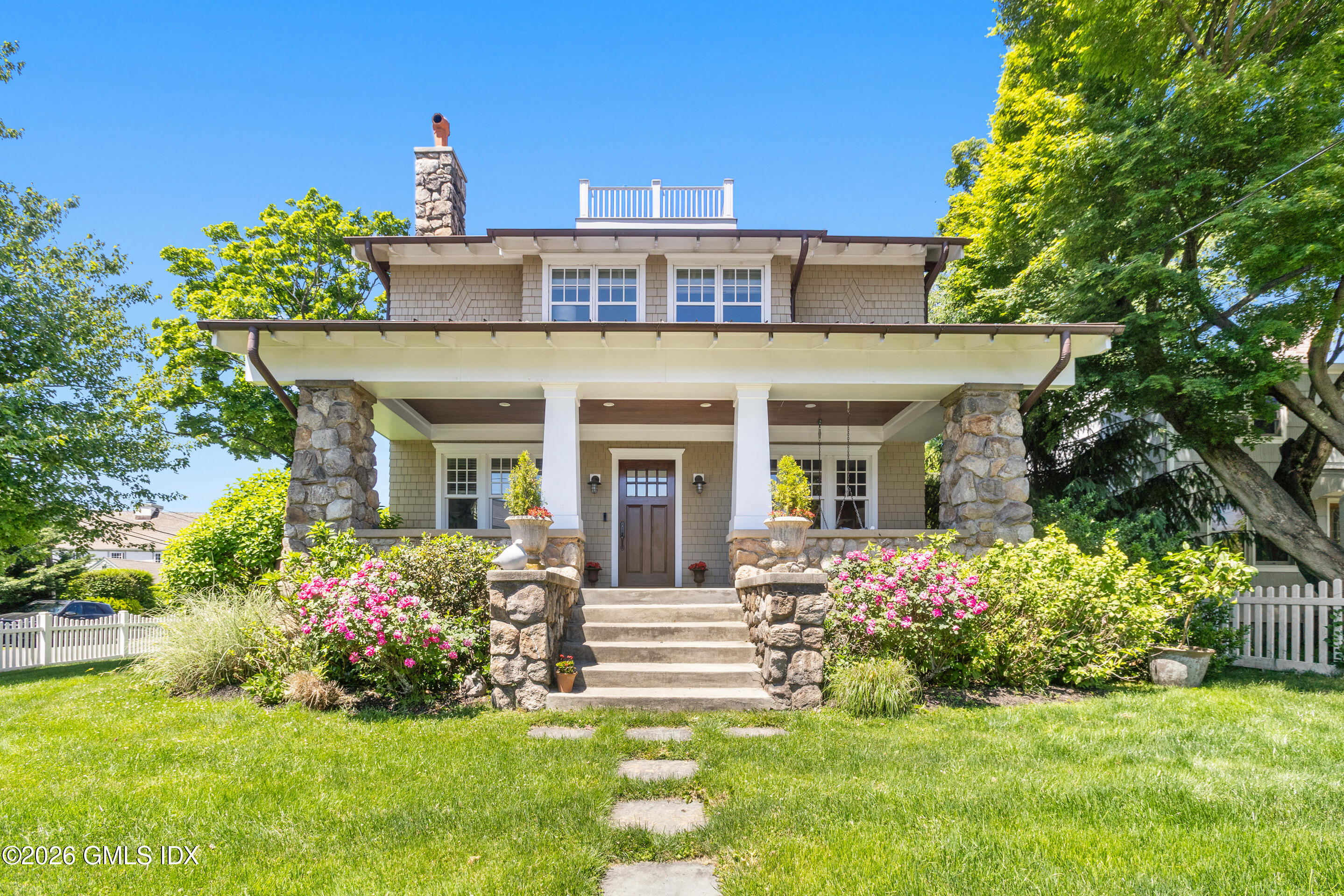 39 Edgewater Drive — photo