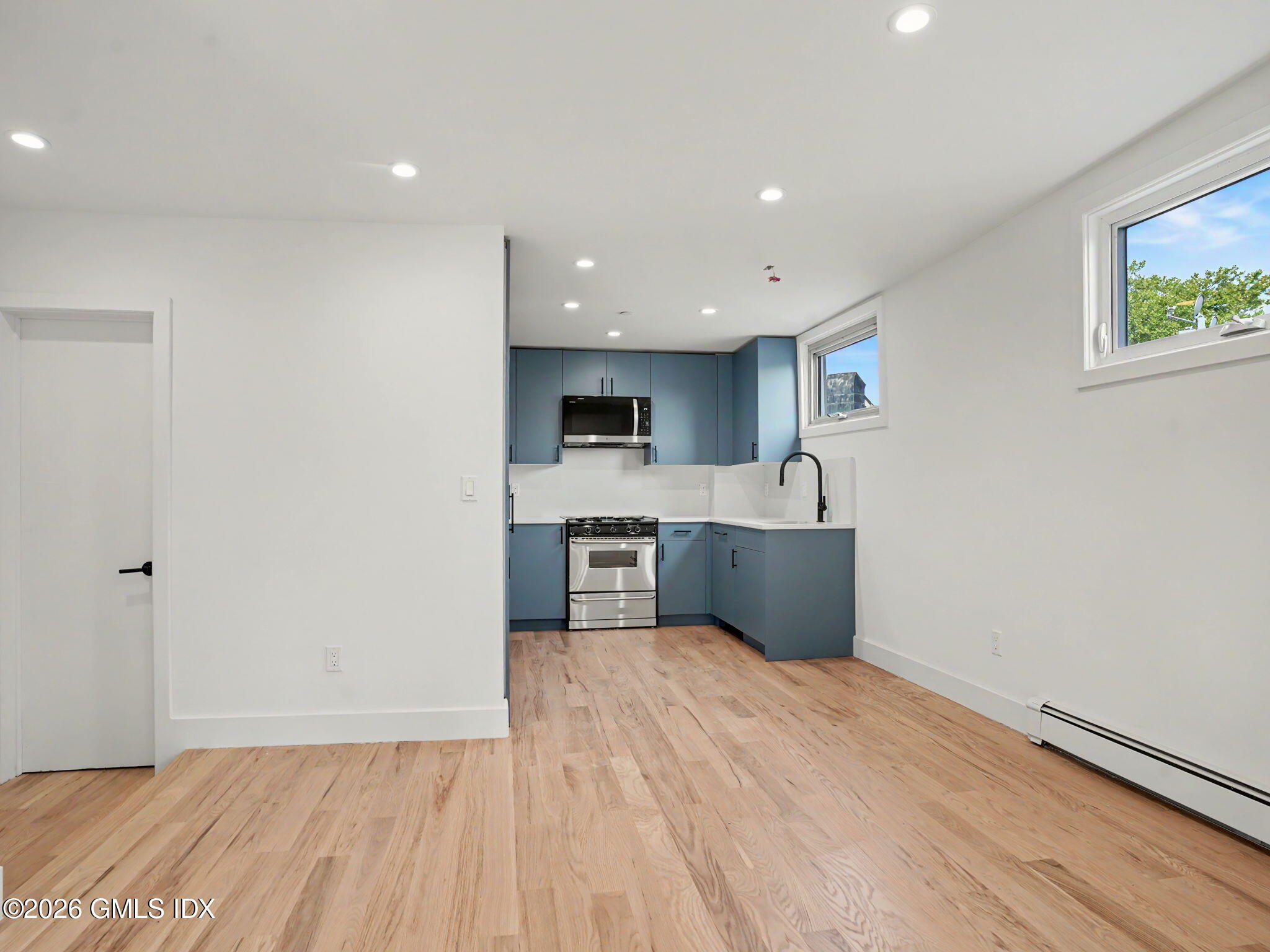 18-20 Greenwich Avenue 3-2 — photo