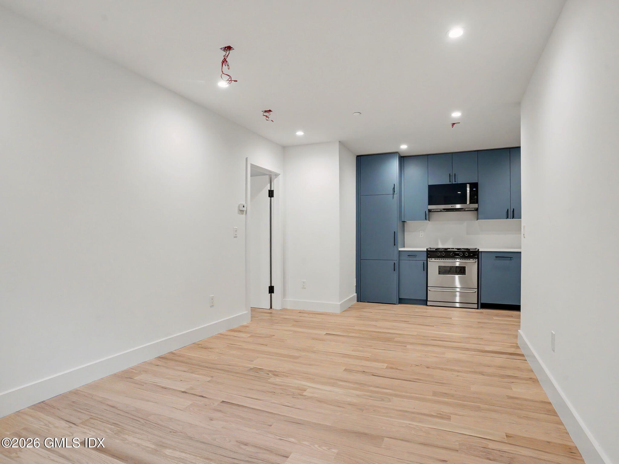 18-20 Greenwich Avenue 2-1 — photo