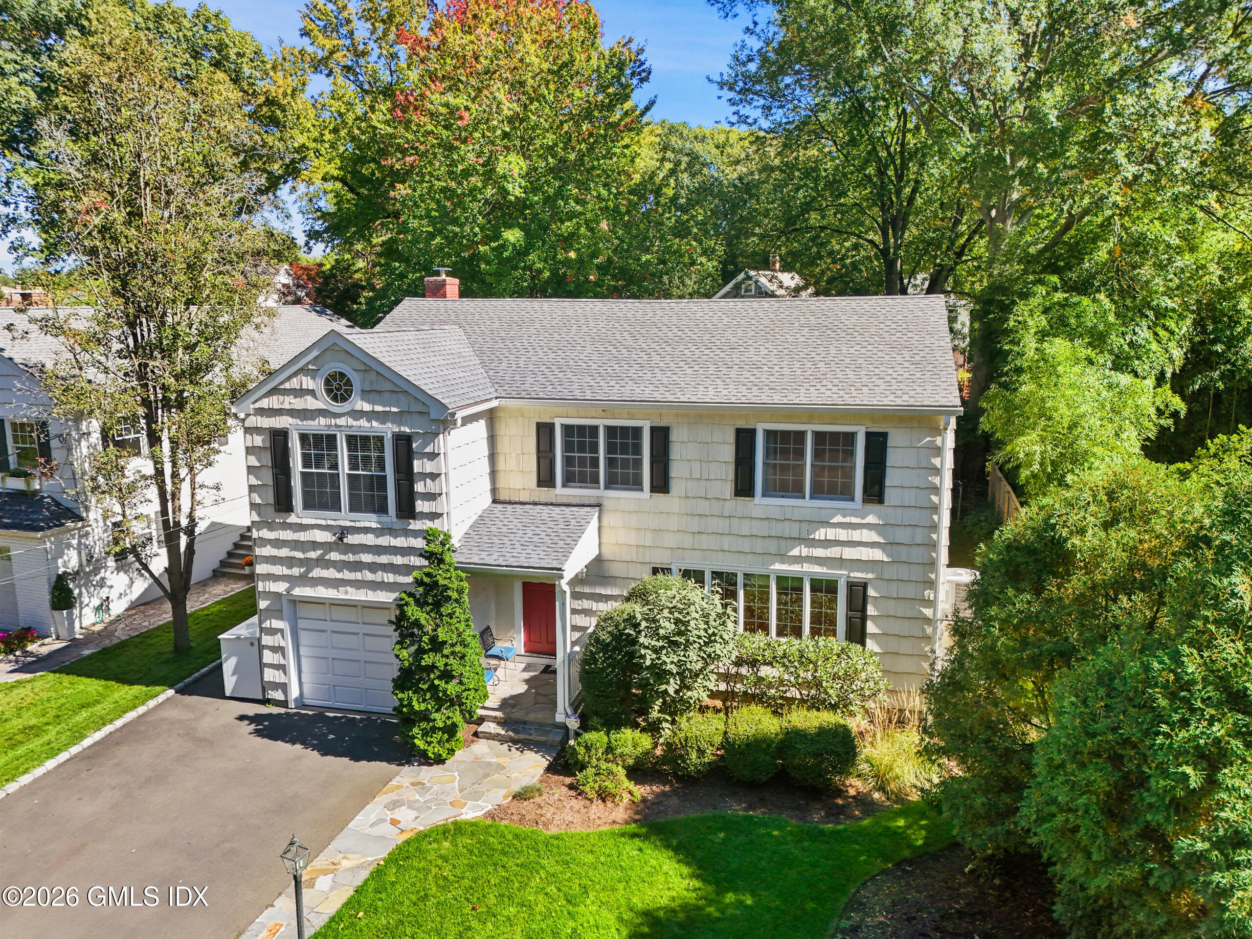 Home in Greenwich, CT 06830 — photo 2