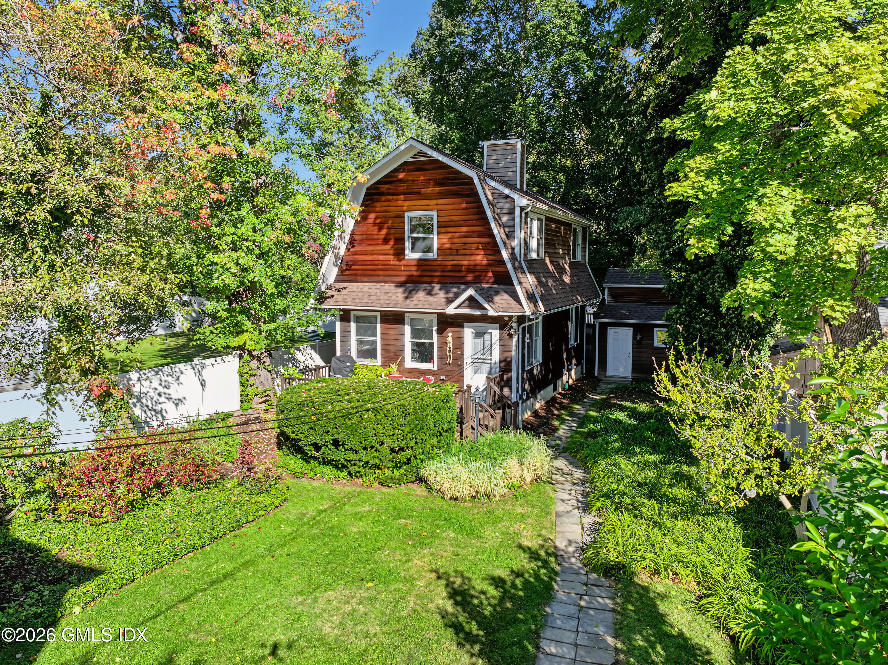 Home in Old Greenwich, CT 06870 — photo 2