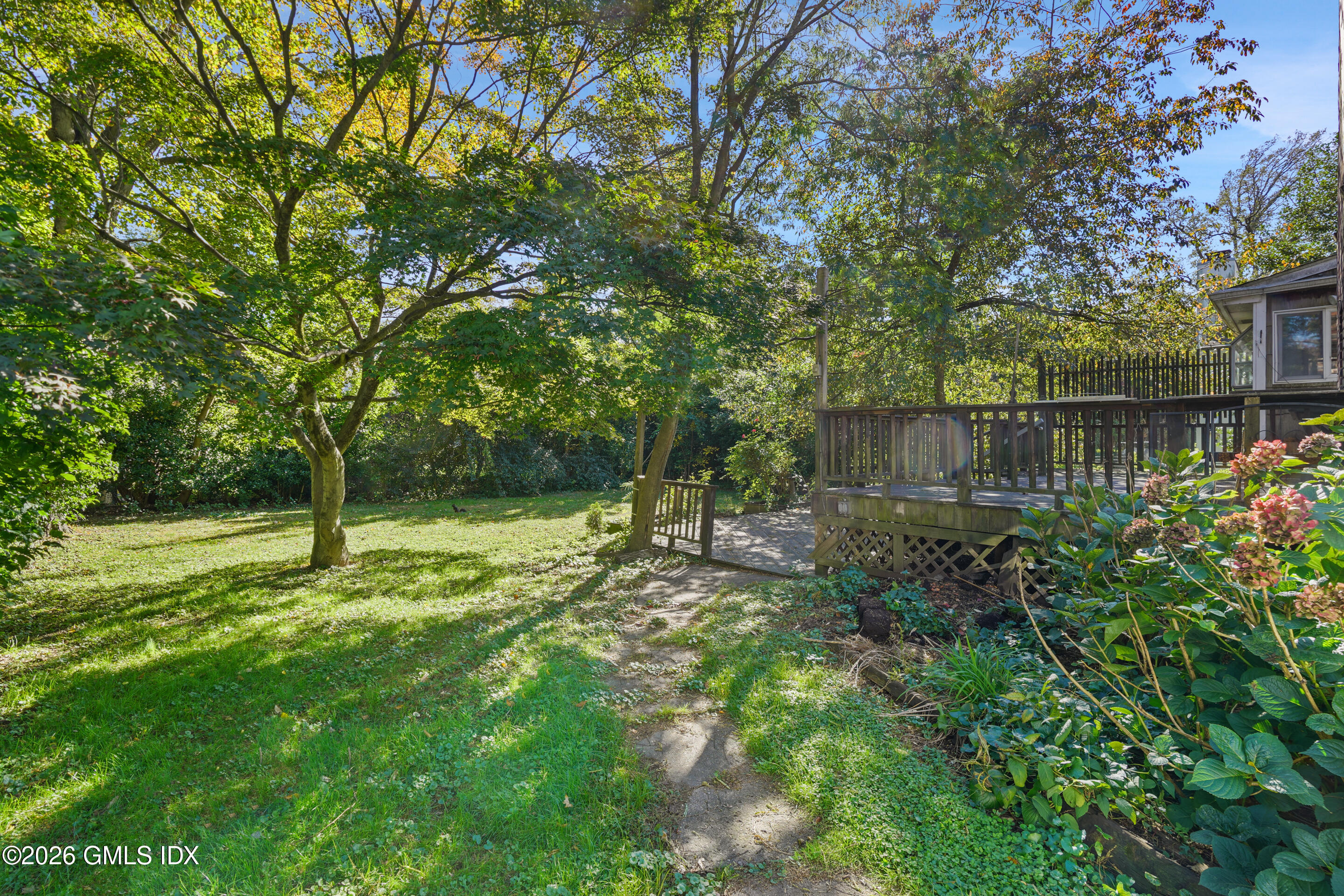 Home in Greenwich, CT 06830 — photo 2