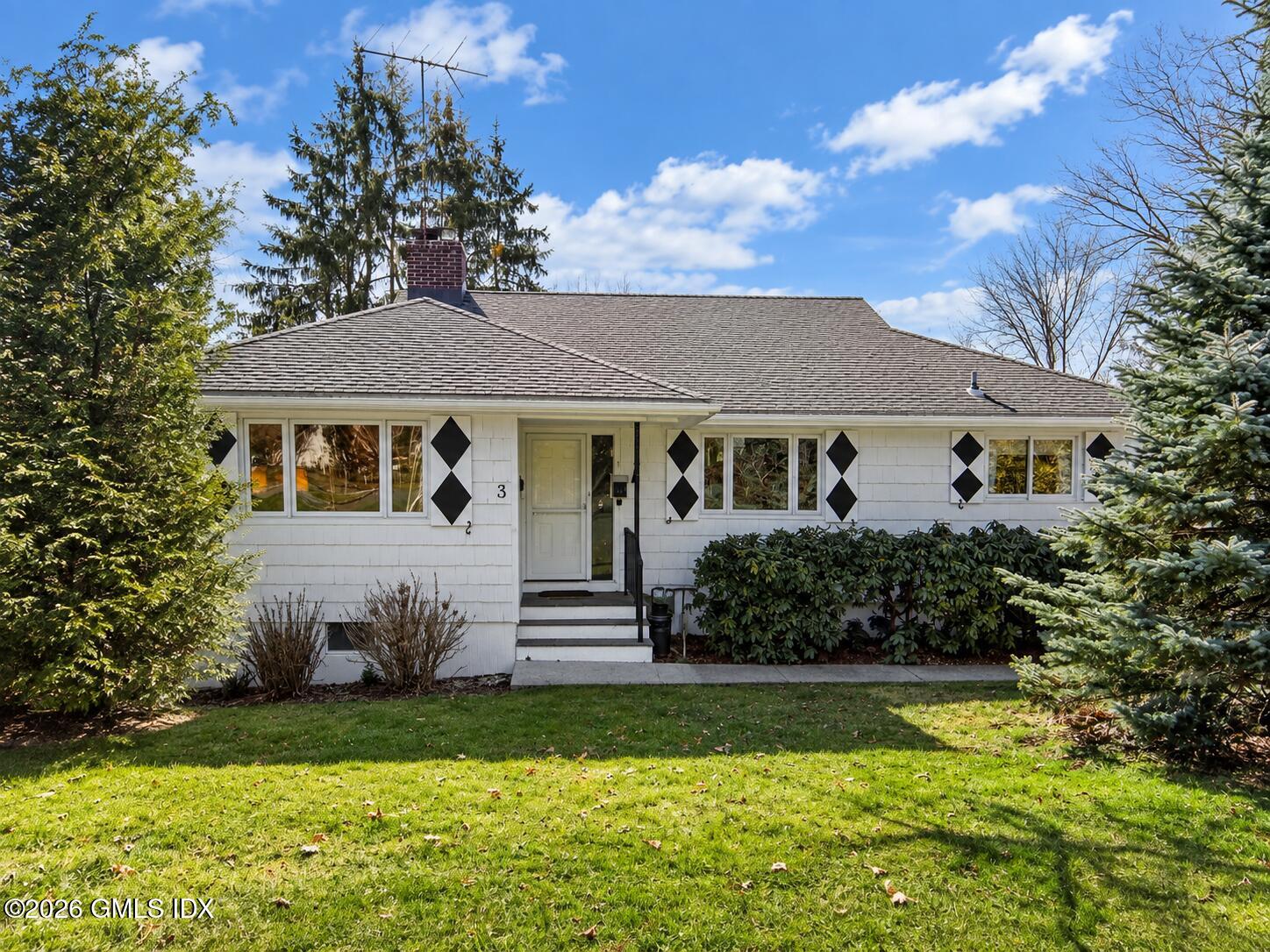 3 Hickory Drive — photo