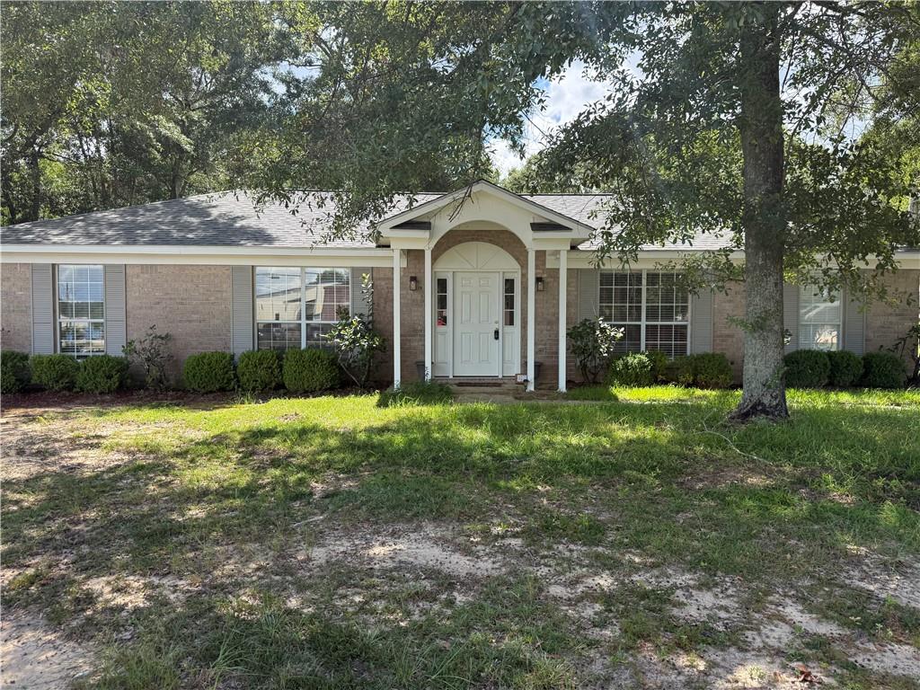6241 Woodside Drive — photo