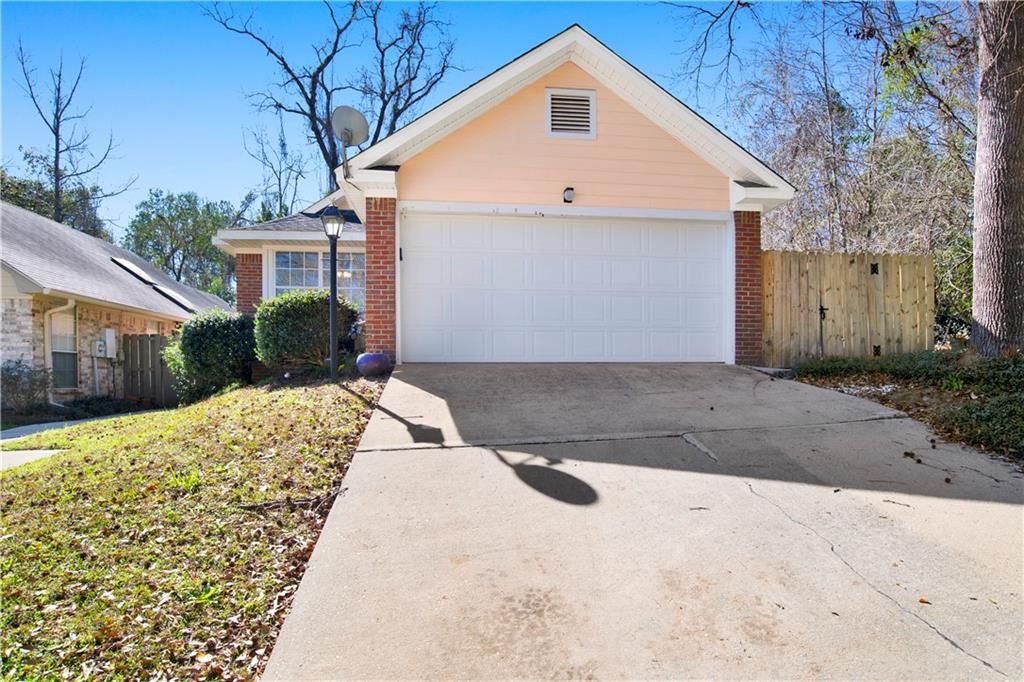 5631 Bentley Lane — photo
