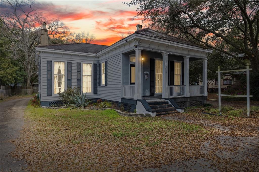 1006 Dauphin Street — photo