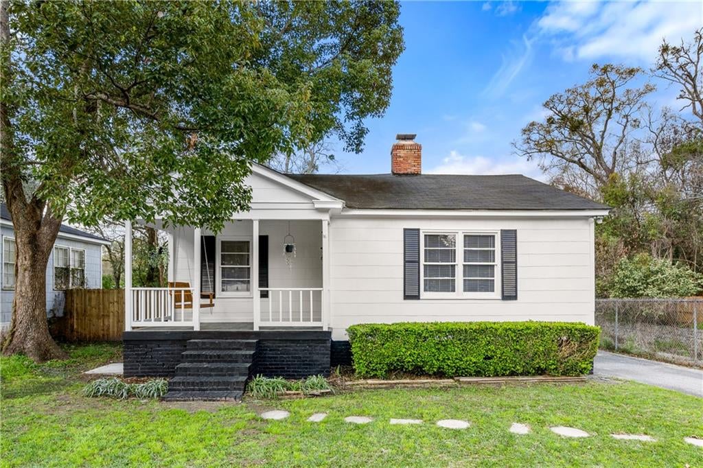 208 Pinehill Drive — photo