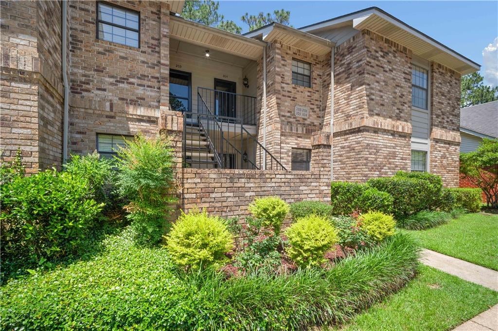1260 Sutton Court 203 — photo