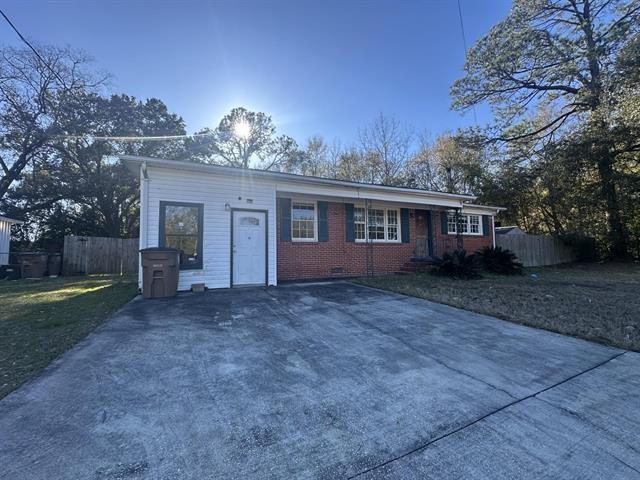 3157 Angus Drive S — photo