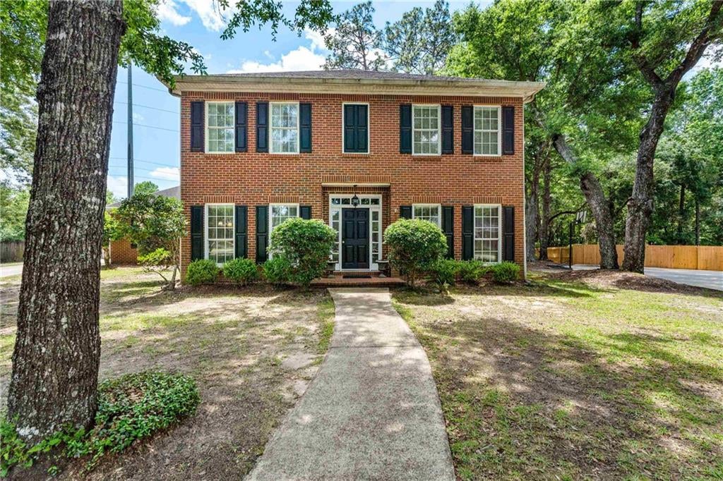 7713 Bedford Court — photo