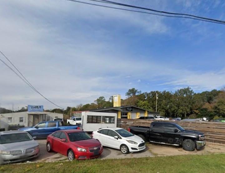 2552 Government Boulevard — photo