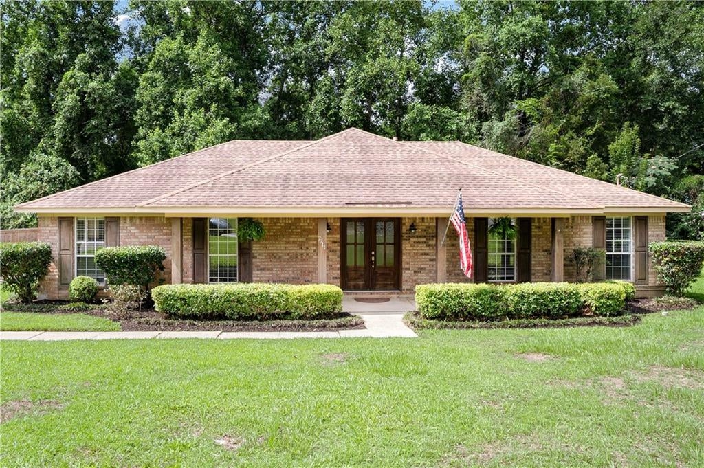 7711 Creekwood Drive — photo