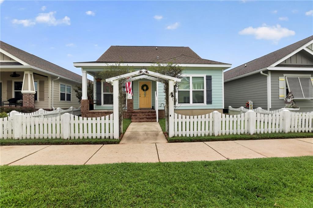 1210 Primrose Lane — photo