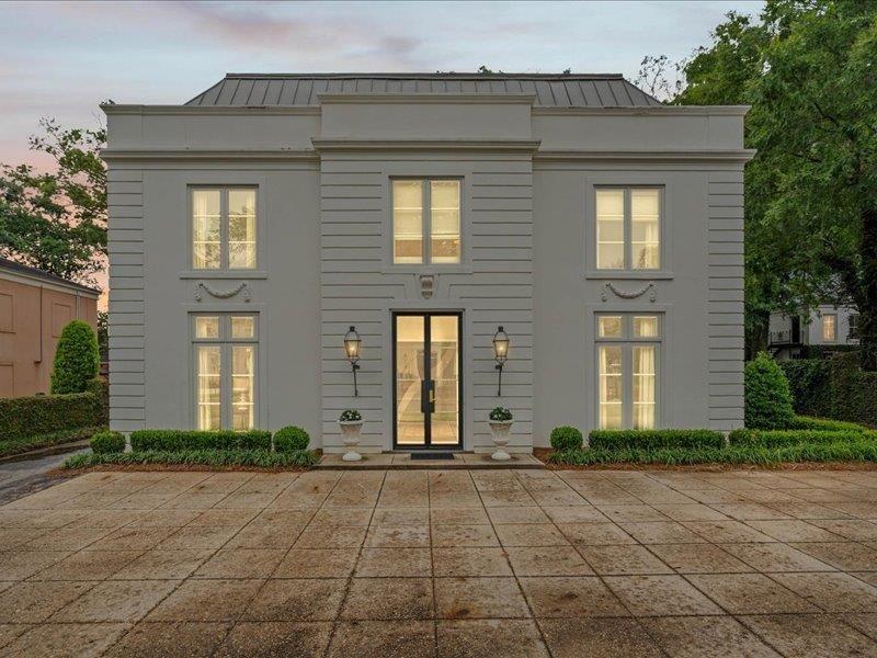 109 Eaton Square — photo