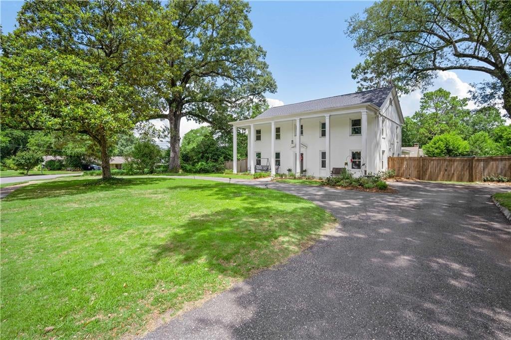 4530 Kingsway Drive — photo