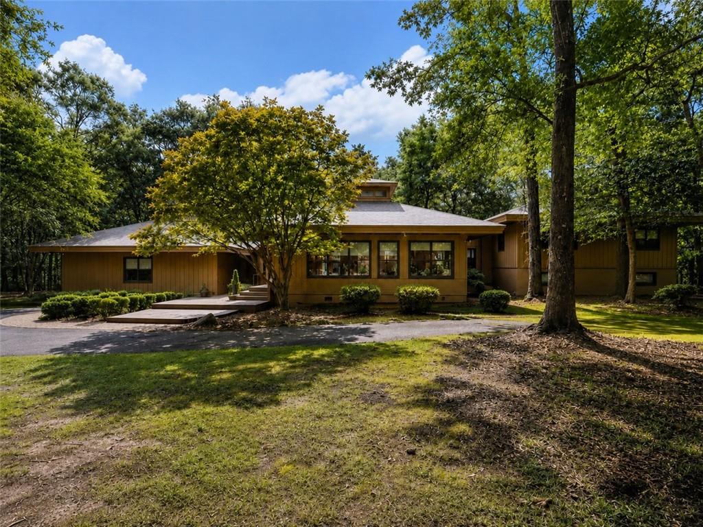 8549 Dawes Lake Road — photo