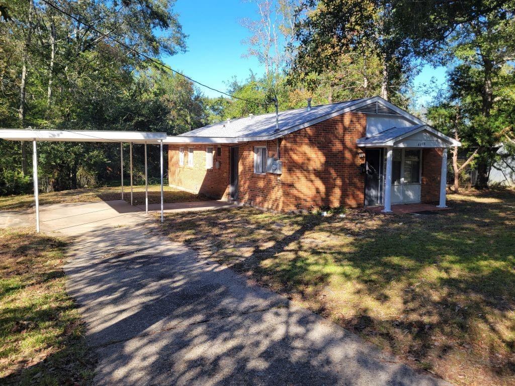4118 Seabreeze Road N — photo