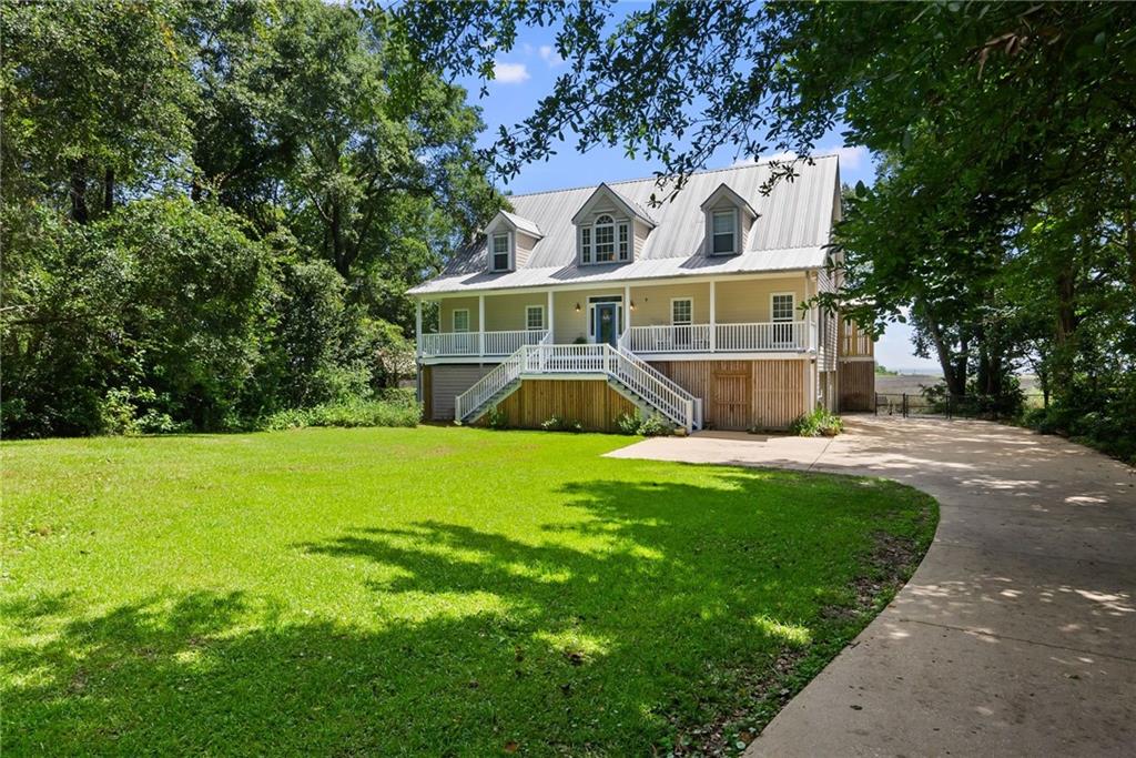 11305 Point Road E — photo