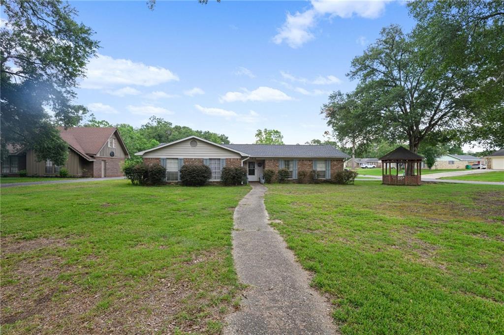 1610 Chase Drive — photo