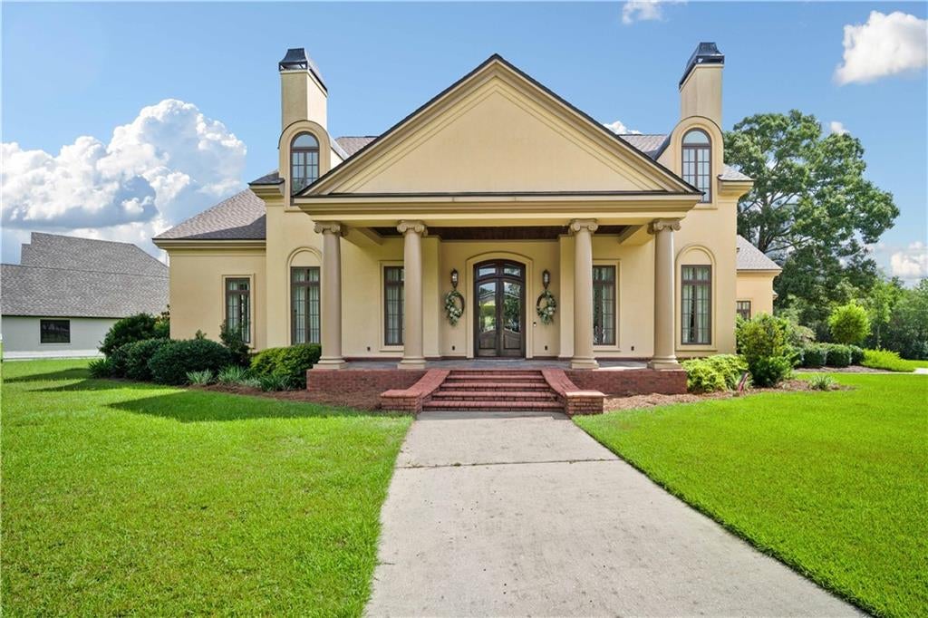 1610 Oakleigh Circle — photo