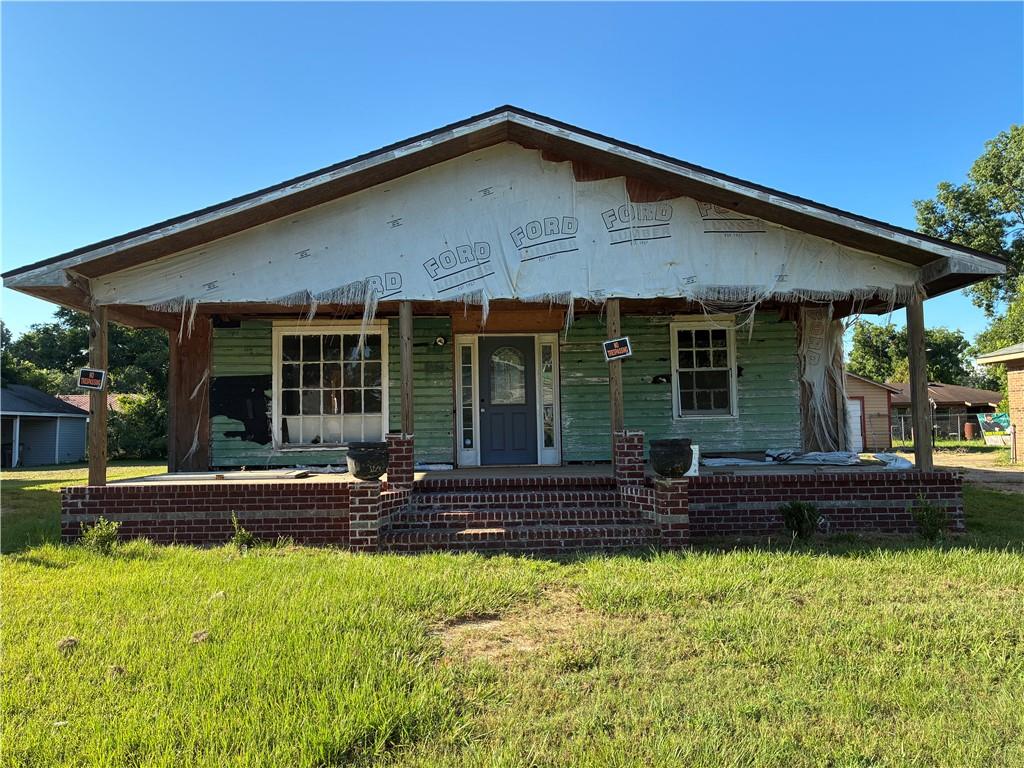 1851 Mott Drive S — photo