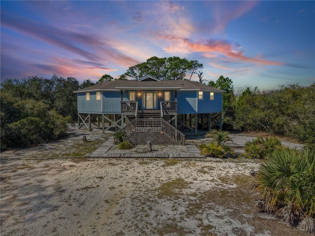 701 Cabana Beach Road — photo