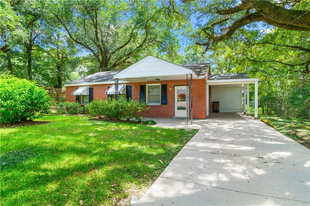 169 Sunset Drive E — photo
