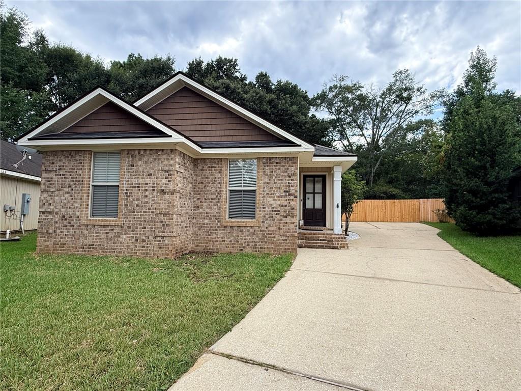 18 Breydon Court — photo