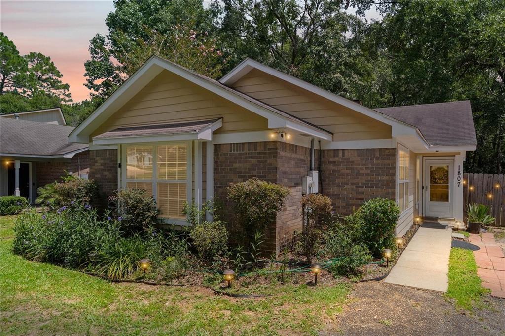 1807 Spring Brook Court — photo