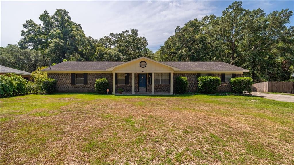 1113 Robert Williams Drive — photo