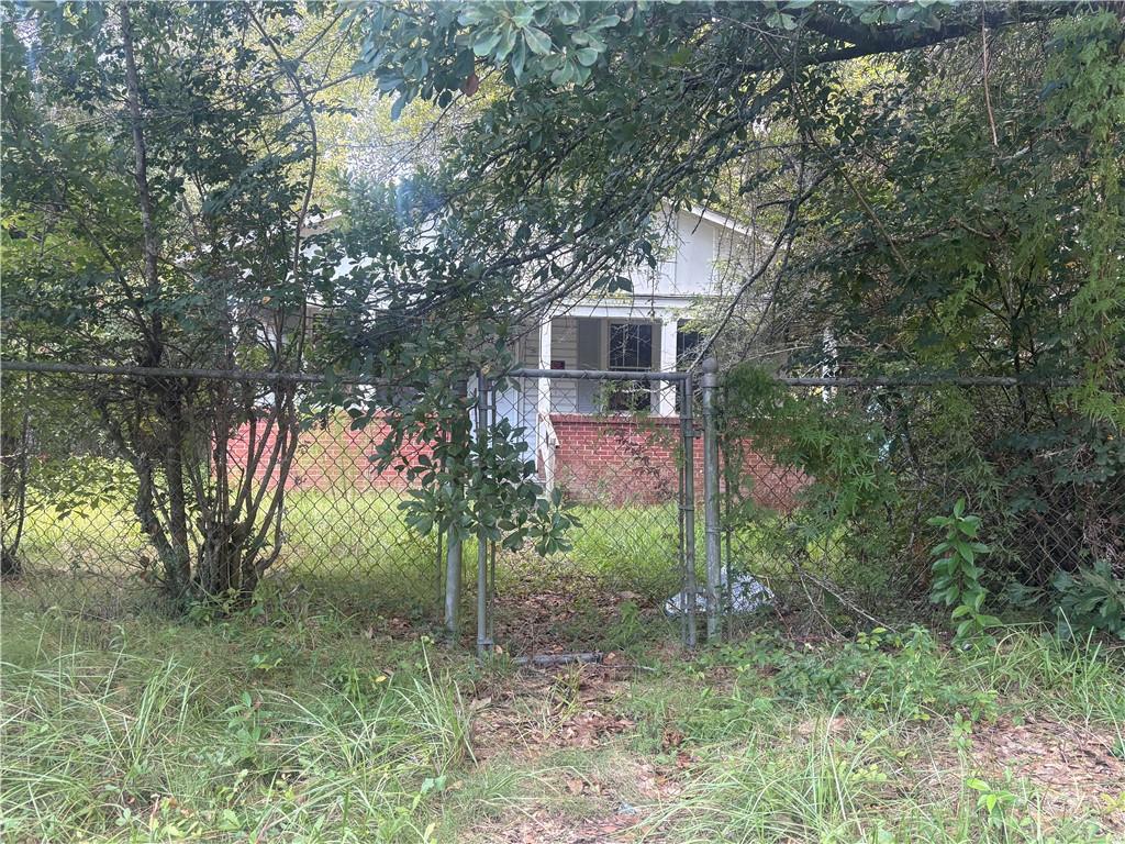 1561 Colgin Street — photo
