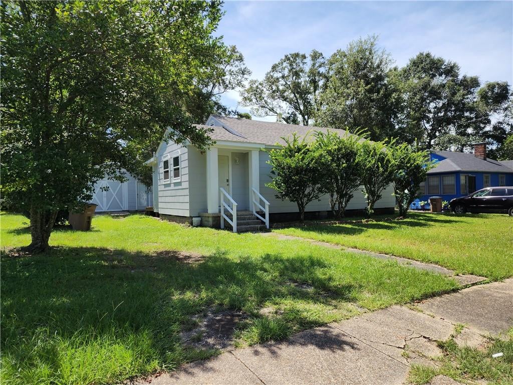 2059 Holmes Drive — photo