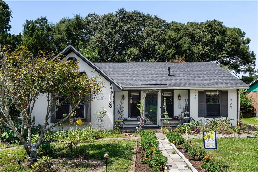832 Laurie Court — photo