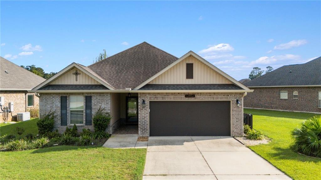 1417 Surrey Loop — photo