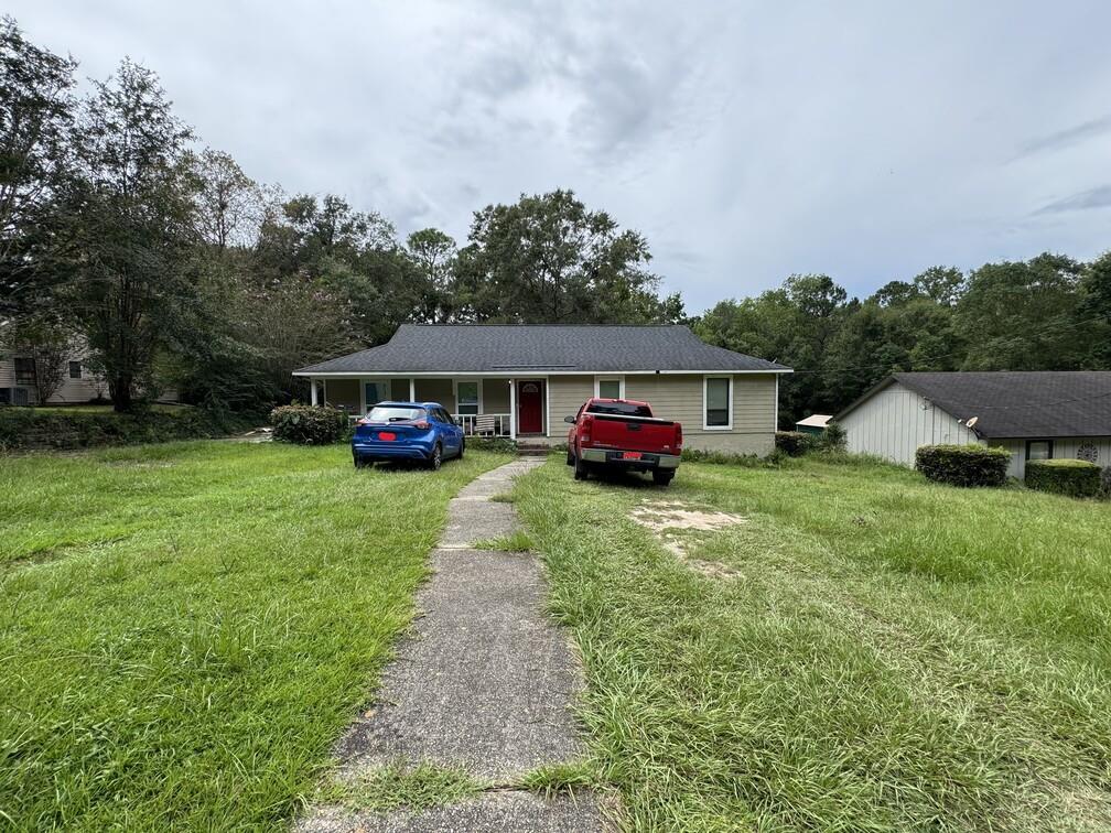 3560 Country Wood Court — photo