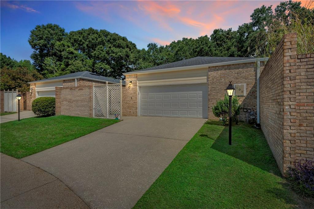 105 Woodruff Court — photo