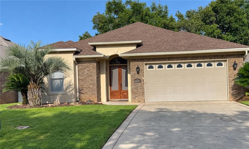135 Lagoon Drive — photo