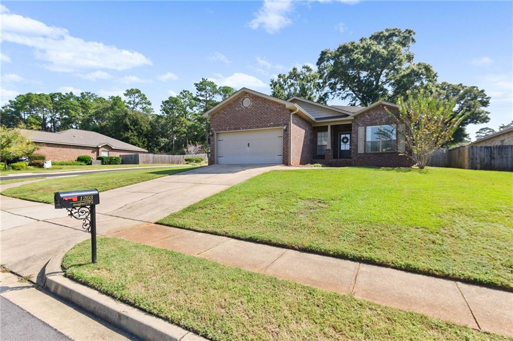 1203 Stratford Court S — photo