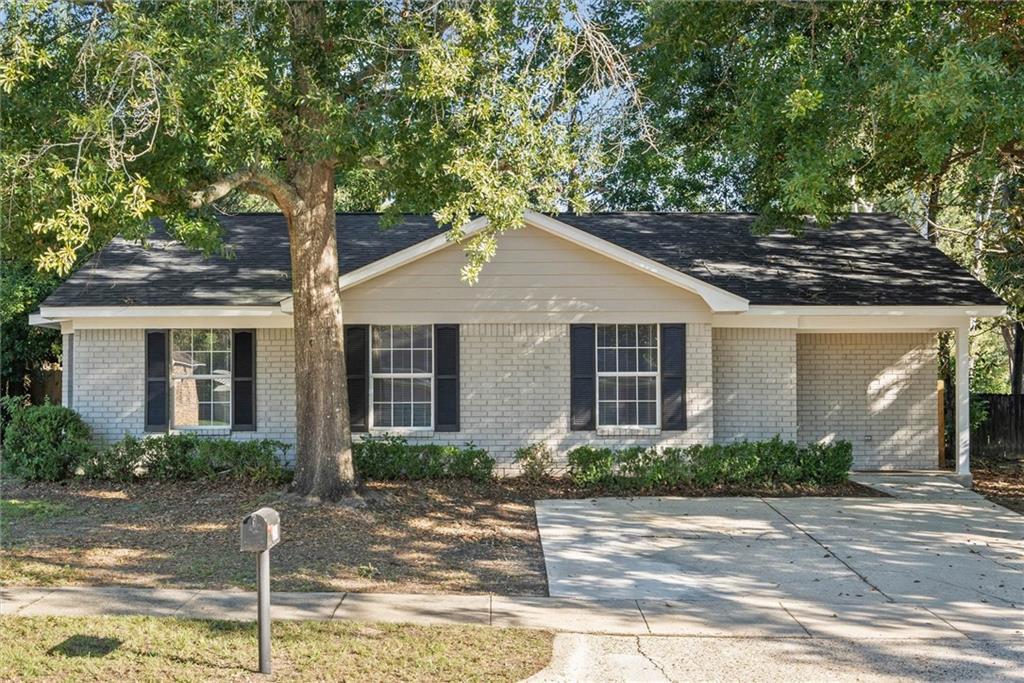 2504 Oakmont Court — photo