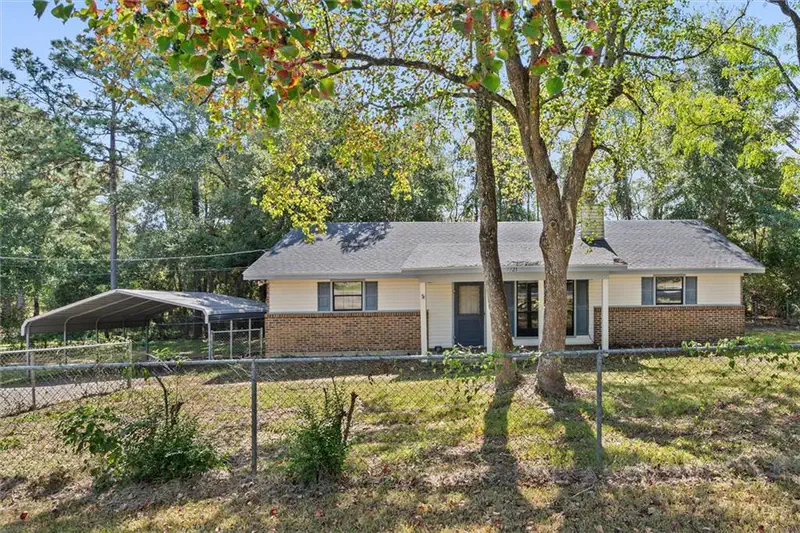 7721 Salem Road — photo