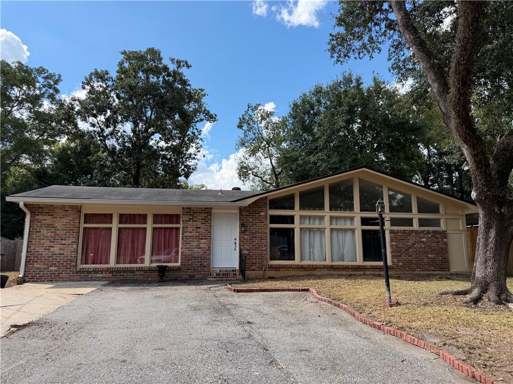 504 Heritage Court — photo