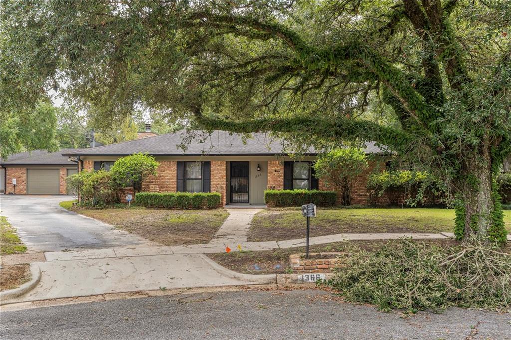 1366 Spring Valley Court — photo
