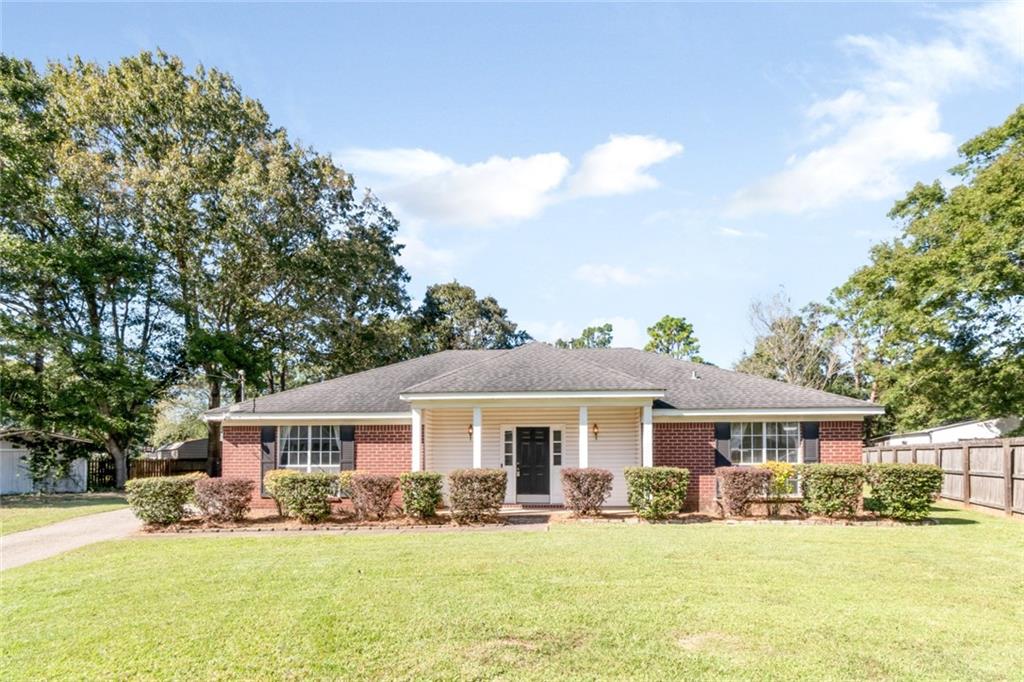 1384 Lexington Way — photo