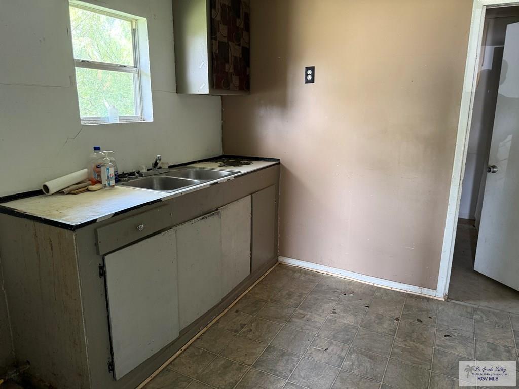 421 E Ferree Street, Harlingen, TX 78550 — photo 2