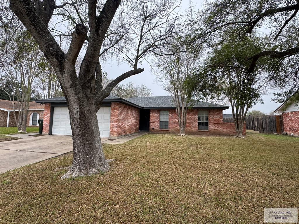 2018 Adrian Dr — photo