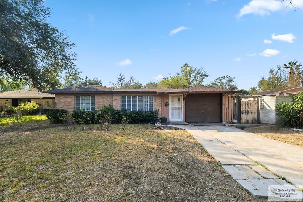 1016 Country Club Dr. — photo