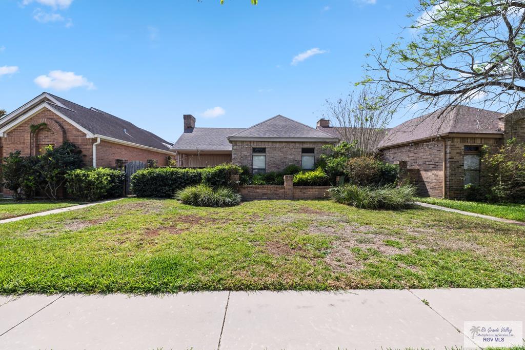 805 Parkview Cir. — photo