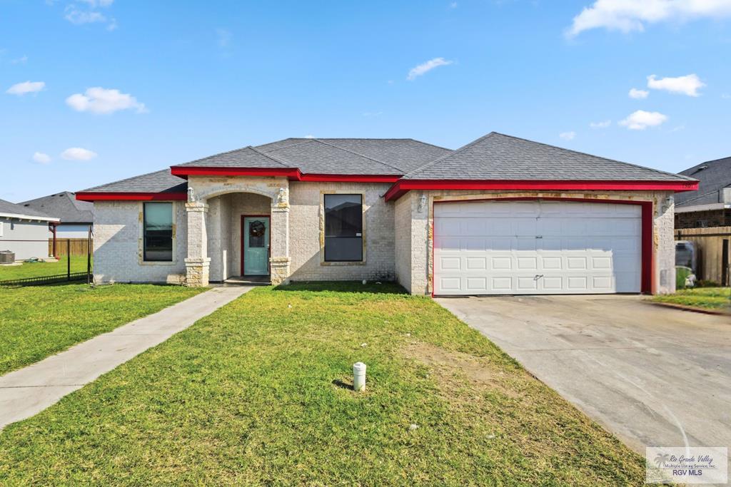 1303 Canary Lane — photo
